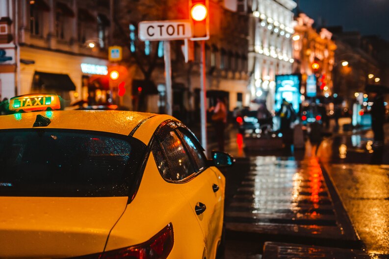 Your Trusted Weybridge Taxi Service: Connecting You to London and Airports
